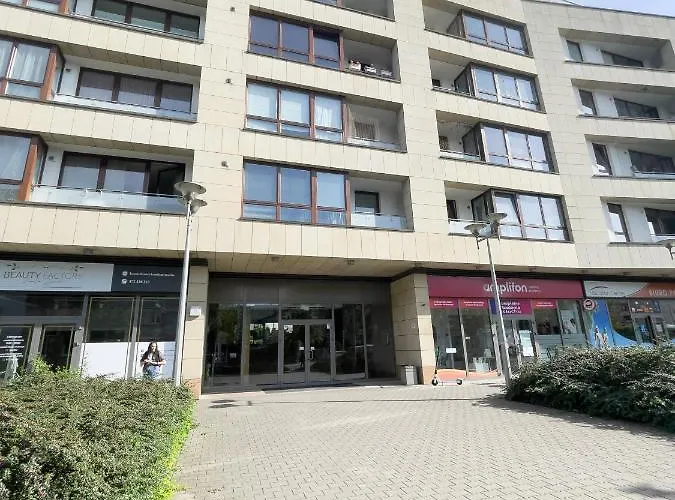 Przestronny W Centrum Poznania - Stare Apartman